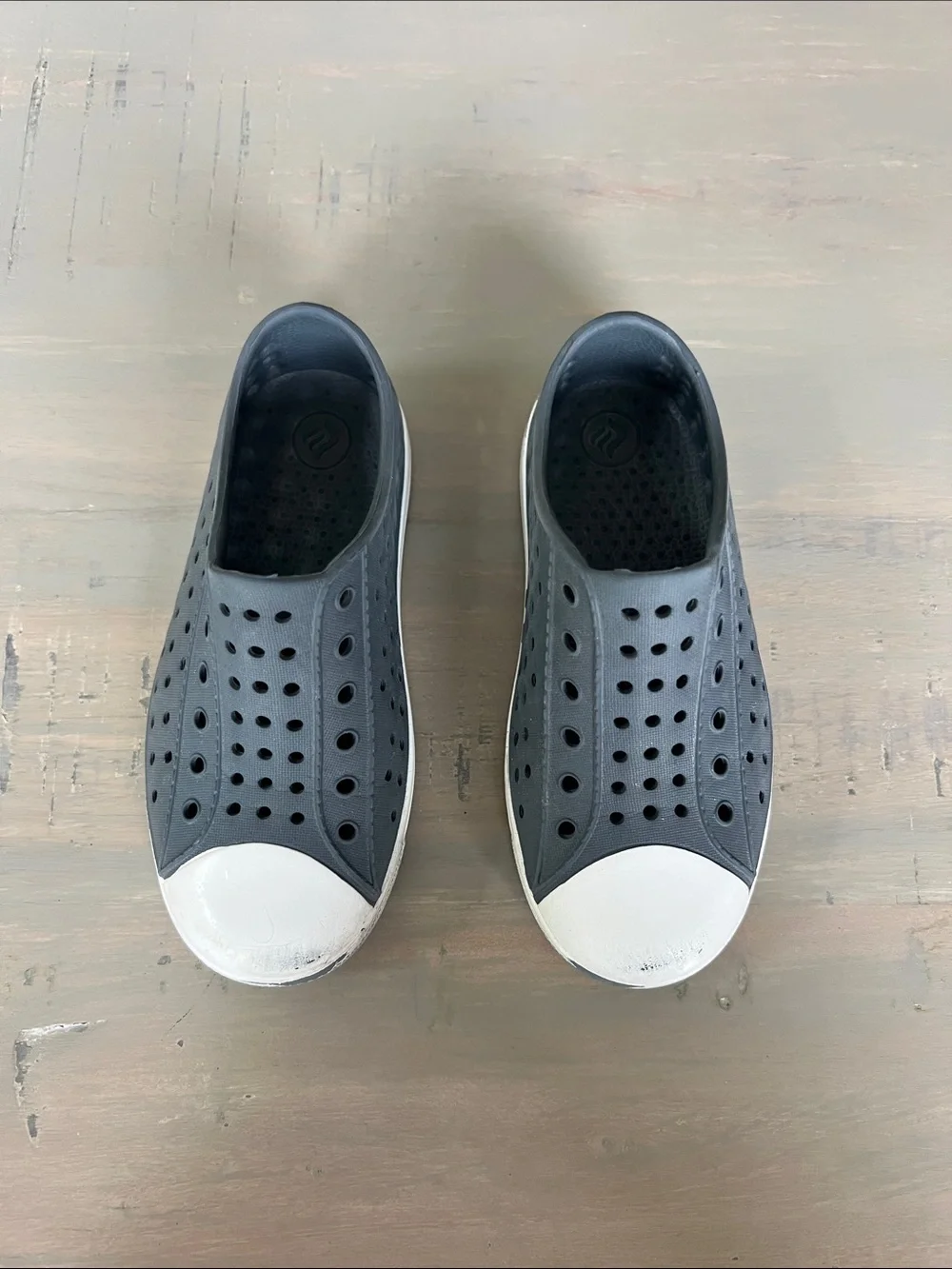 Kids Slip-On Water Shoe. Toddler Size 8.5 - 9.